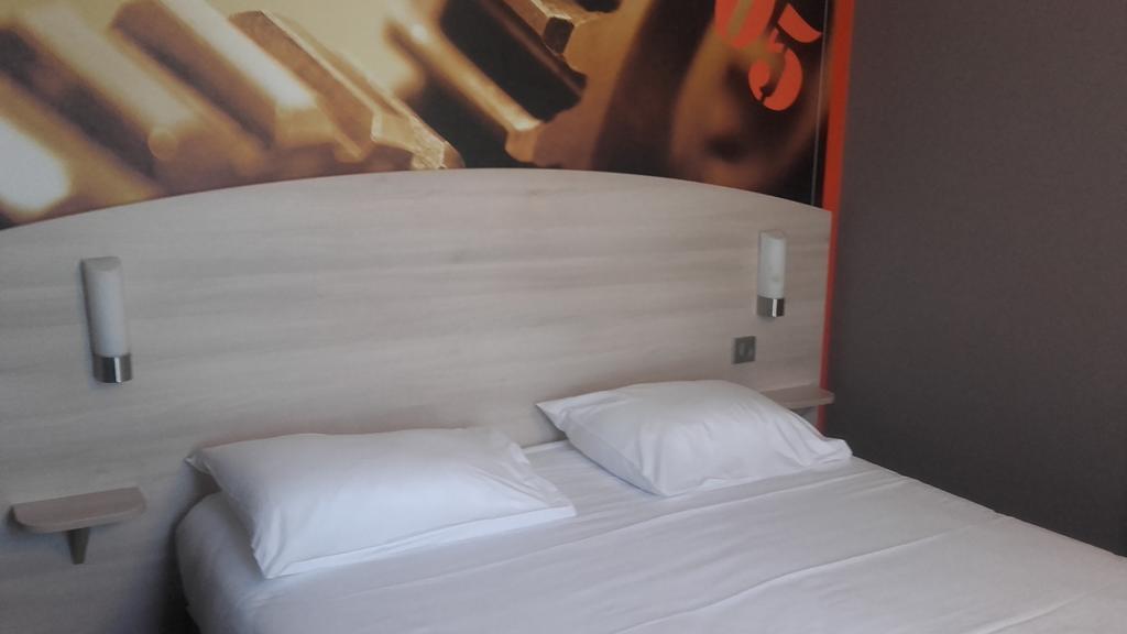 Brit Hotel La Rochelle Perigny ภายนอก รูปภาพ
